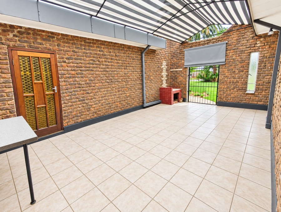 5 Bedroom Property for Sale in Meyerhof Free State